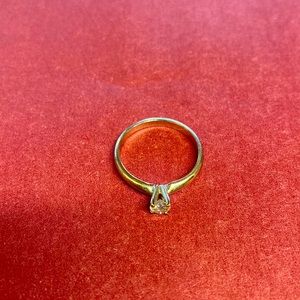 White gold diamond engagement ring